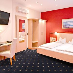 Standard Zimmer mit Kingsize-Bett